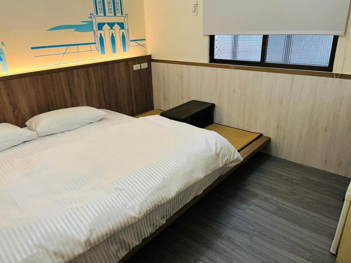 Love Feng Jia Apartment Hotel Тайчжун Экстерьер фото