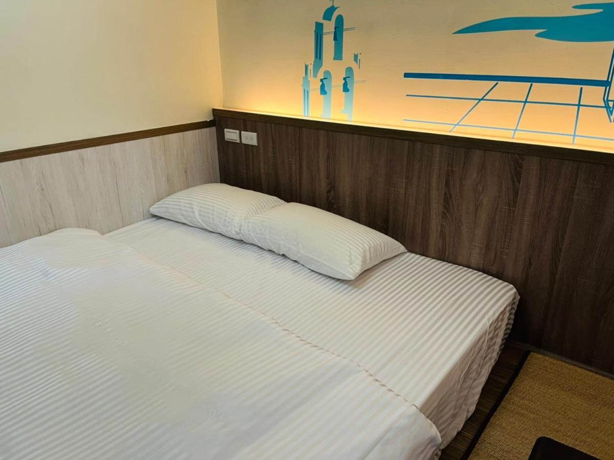 Love Feng Jia Apartment Hotel Тайчжун Экстерьер фото