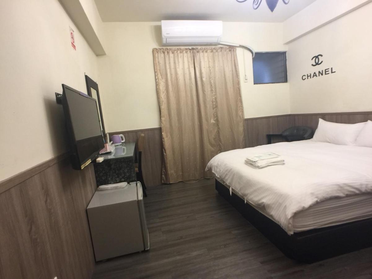 Love Feng Jia Apartment Hotel Тайчжун Экстерьер фото