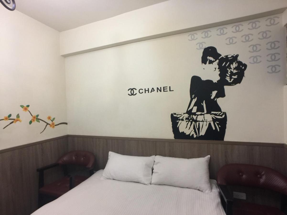 Love Feng Jia Apartment Hotel Тайчжун Экстерьер фото