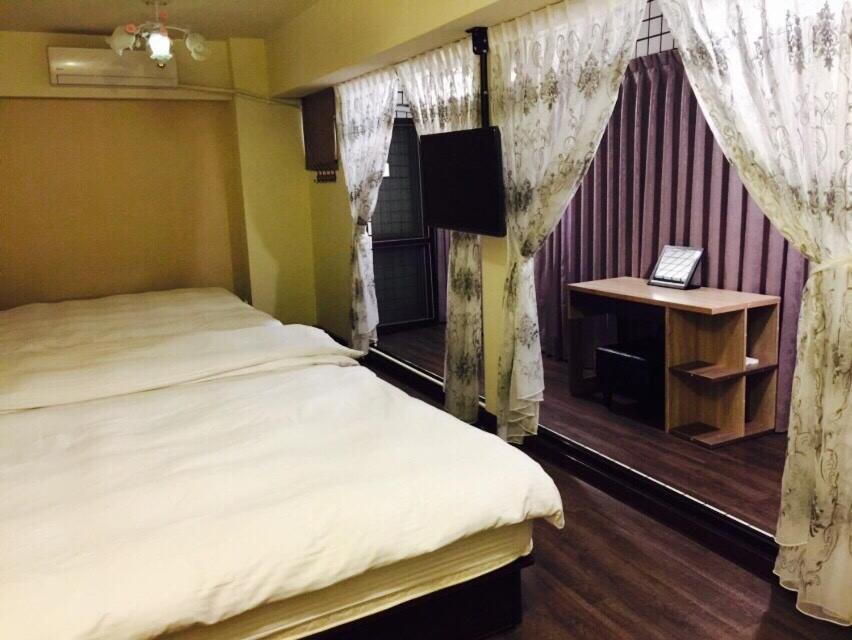 Love Feng Jia Apartment Hotel Тайчжун Экстерьер фото