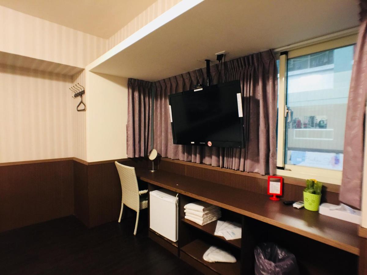 Love Feng Jia Apartment Hotel Тайчжун Экстерьер фото