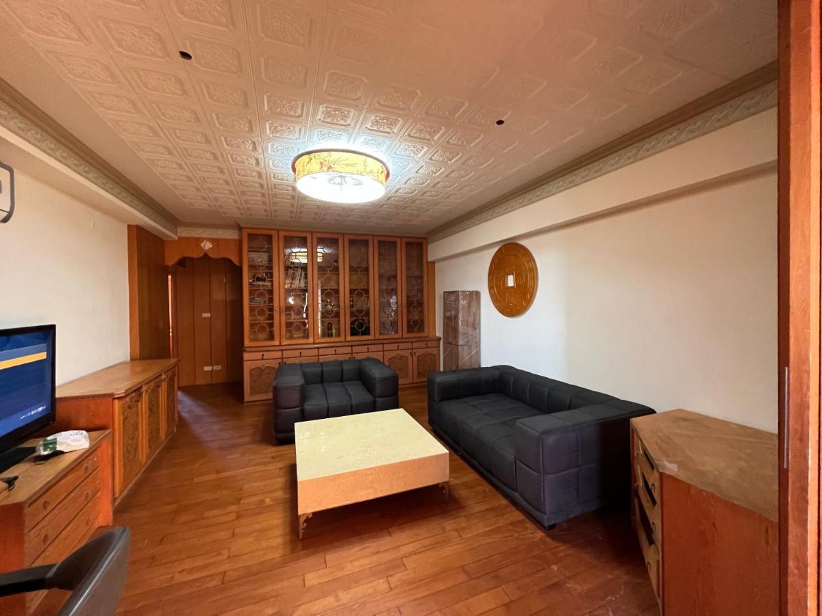 Love Feng Jia Apartment Hotel Тайчжун Экстерьер фото