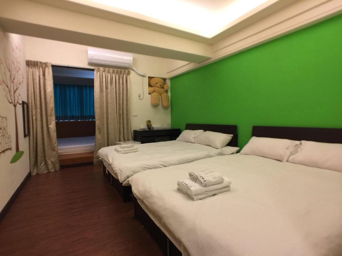 Love Feng Jia Apartment Hotel Тайчжун Экстерьер фото