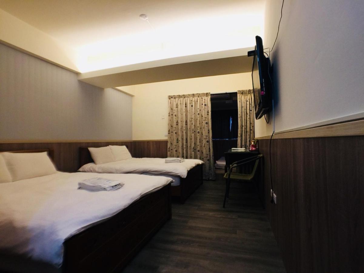 Love Feng Jia Apartment Hotel Тайчжун Экстерьер фото