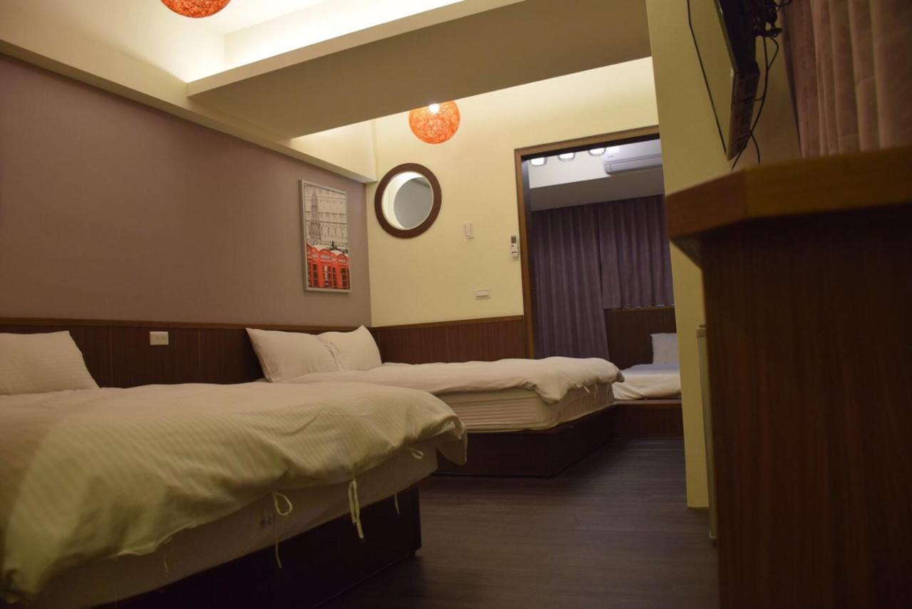 Love Feng Jia Apartment Hotel Тайчжун Экстерьер фото