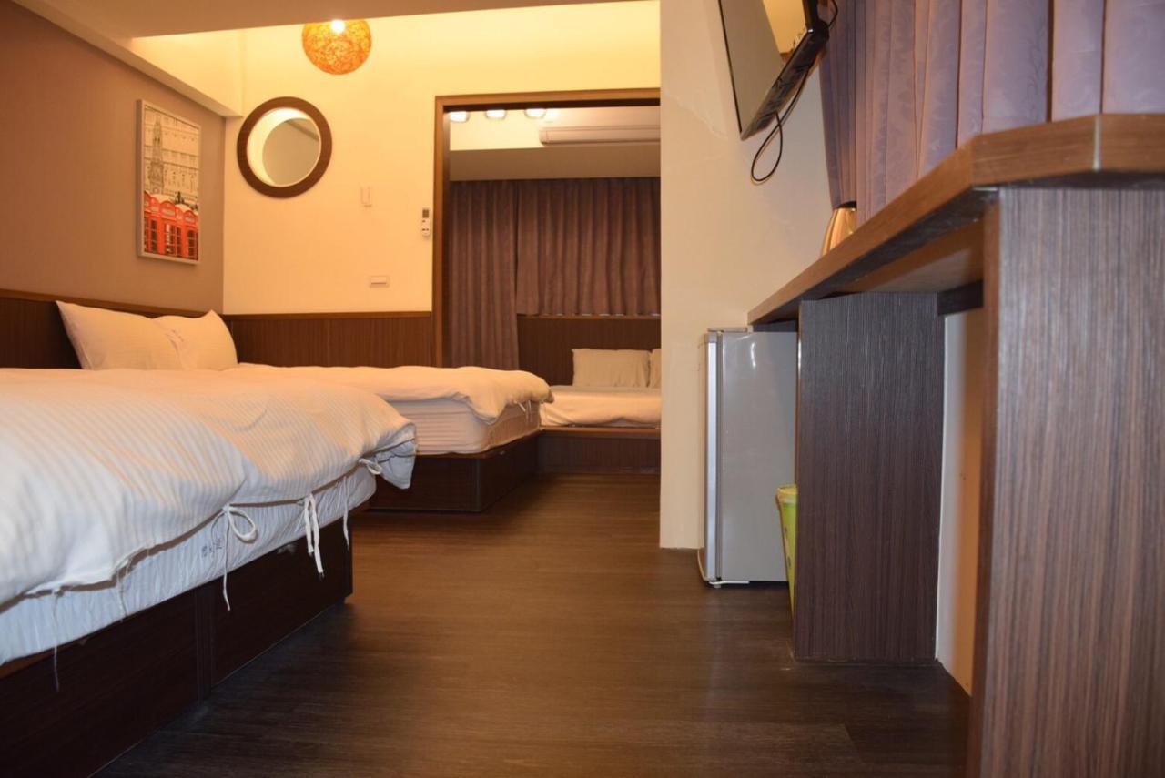 Love Feng Jia Apartment Hotel Тайчжун Экстерьер фото